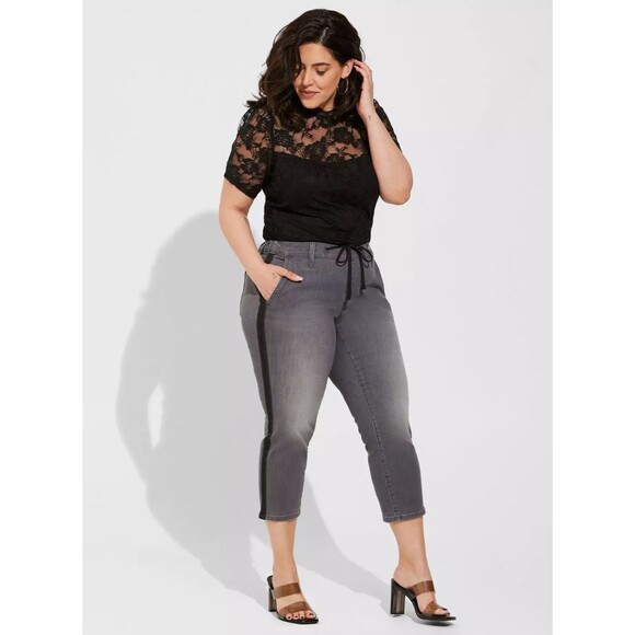 Torrid Jeans Size 3 Gray/Black Crop Pull-On Weekend Straight Super Soft Mid Rise - Picture 9 of 9